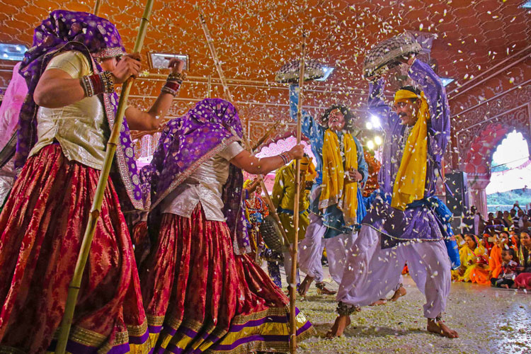 Holi Holi- India TV Hindi