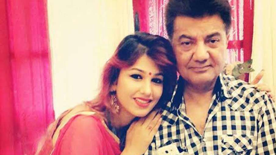 पिता केसर मथारू संग... पिता केसर मथारू संग...- India TV Hindi