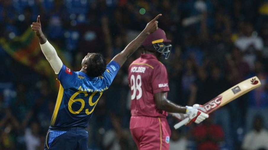 SL vs NZ 3rd ODI: Sri Lanka beat West Indies by 6 runs and clean sweep in 3 match Series SL vs NZ 3rd ODI: Sri Lanka beat West Indies by 6 runs and clean sweep in 3 match Series - India TV Hindi