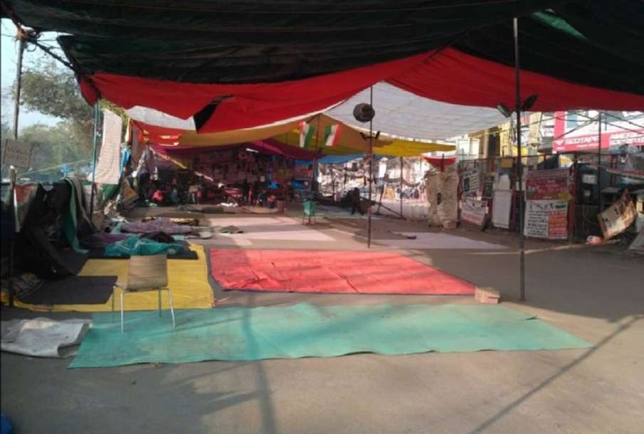 Shaheen Bagh empty with just 19 women found siting on protest Shaheen Bagh empty with just 19 women found siting on protest - India TV Hindi