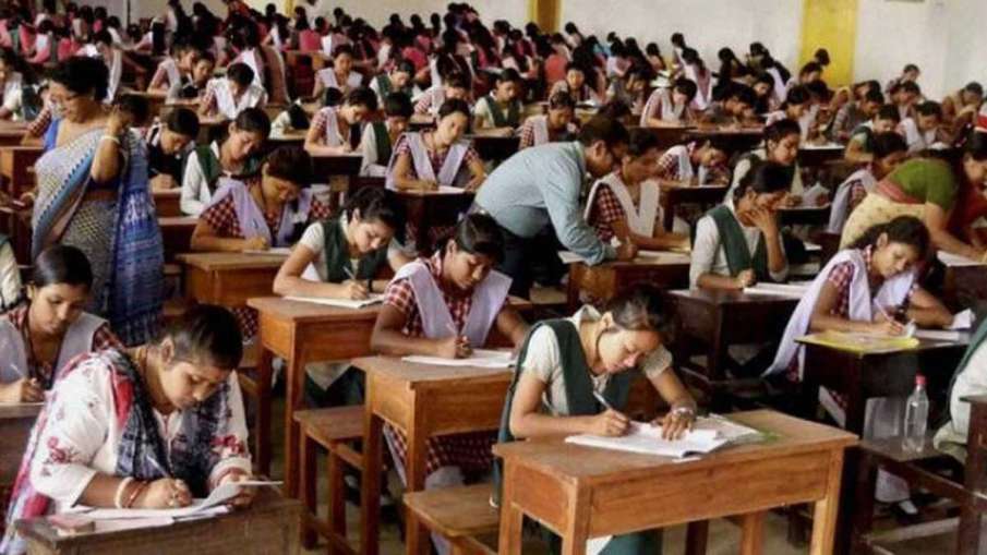 Students from 1st to 8th to pass without examination,... Students from 1st to 8th to pass without examination,...- India TV Hindi