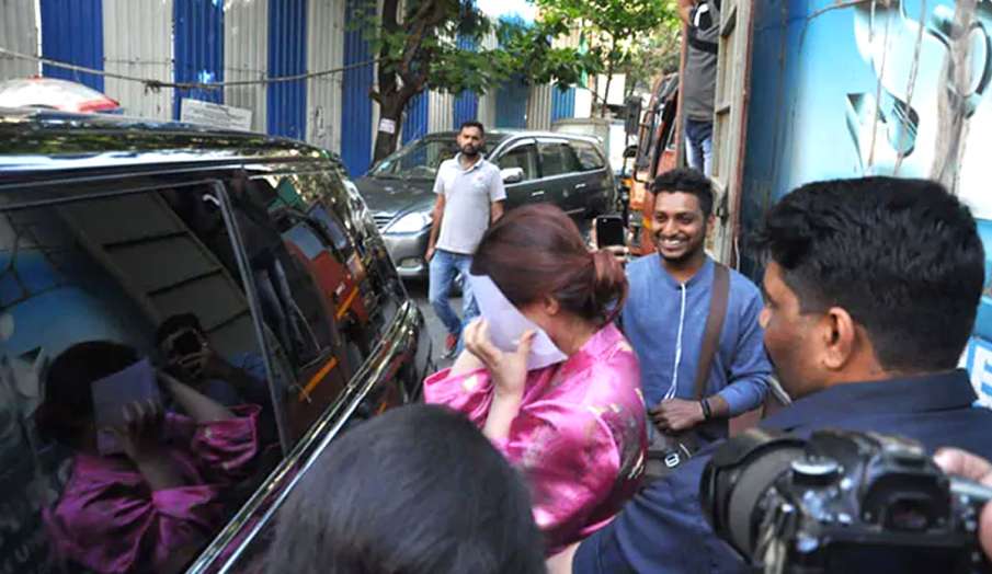 twinkle khanna unibrow twinkle khanna unibrow- India TV Hindi