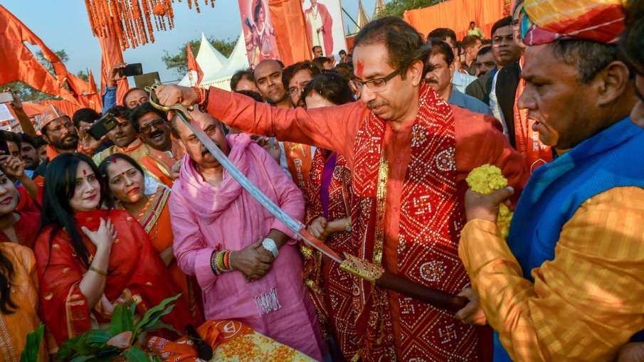 उद्धव ठाकरे की यात्रा से पहले अयोध्या में शिव सैनिकों का जमावड़ा उद्धव ठाकरे की यात्रा से पहले अयोध्या में शिव सैनिकों का जमावड़ा- India TV Hindi
