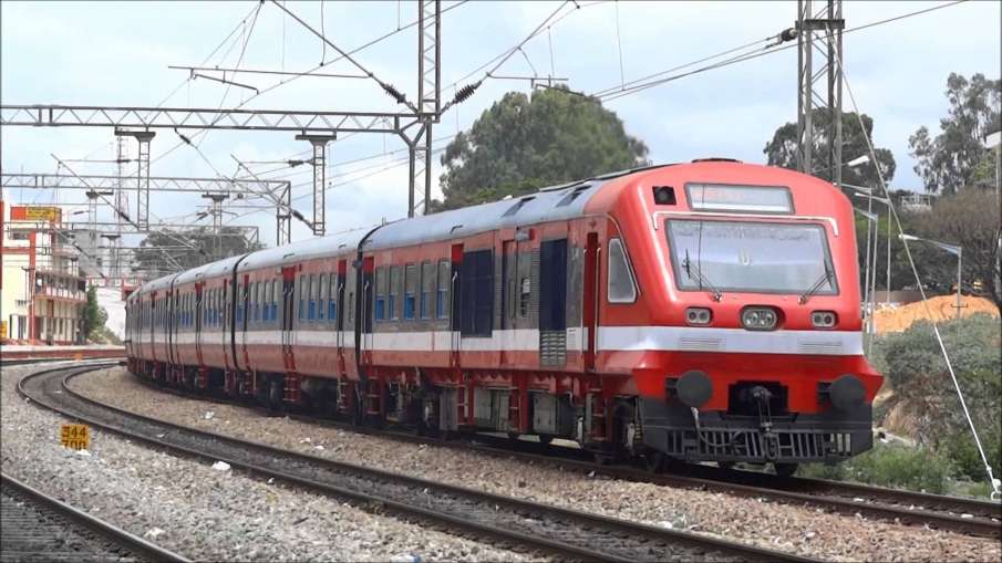 ट्रेन टिकटों की होने लगी अग्रिम बुकिंग, भारतीय रेल फिलहाल देगी सिर्फ इन लोगों को रियायत ट्रेन टिकटों की होने लगी अग्रिम बुकिंग, भारतीय रेल फिलहाल देगी सिर्फ इन लोगों को रियायत- India TV Hindi