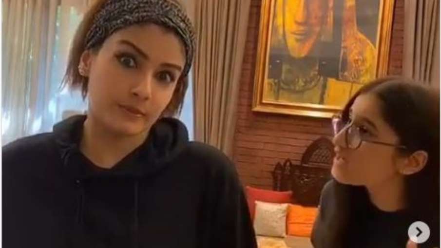 raveena tandon funny video raveena tandon funny video- India TV Hindi