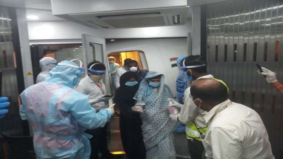 India among 10 most coronavirus infected countries in world India among 10 most coronavirus infected countries in world - India TV Hindi
