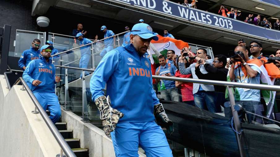 ms dhoni angry on virat kohli and rohit sharma in match against pakistan ms dhoni angry on virat kohli and rohit sharma in match against pakistan- India TV Hindi