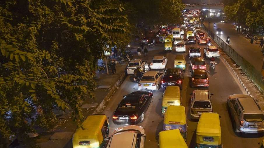 बिहार में 1 जून से चलेंगी बसें, ऑटो और टैक्सी, सरकार ने जारी किए नियम बिहार में 1 जून से चलेंगी बसें, ऑटो और टैक्सी, सरकार ने जारी किए नियम- India TV Hindi
