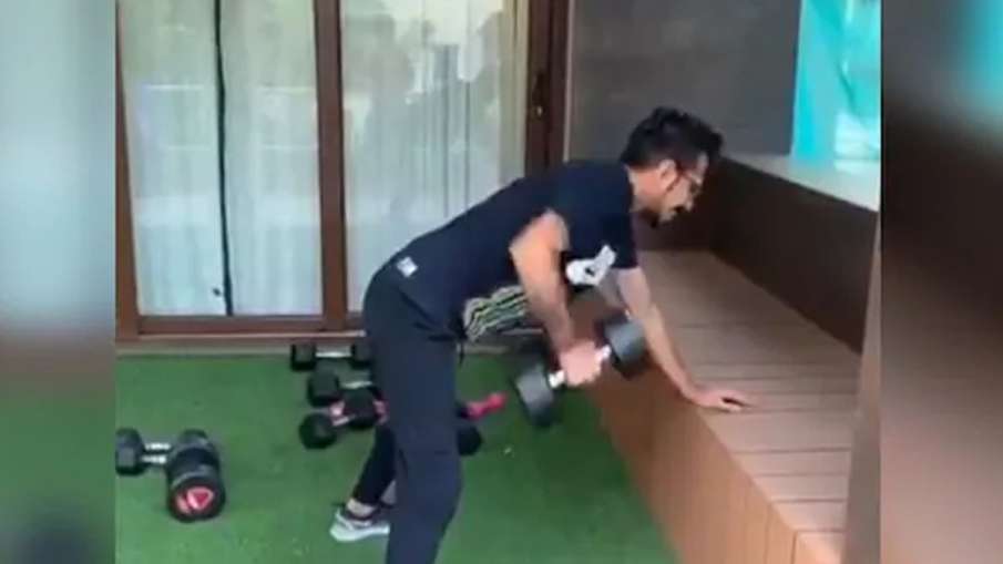 Yuvraj Singh trolls Yuzvendra Chahal while doing workout, calling him 'Rat', got this answer Yuvraj Singh trolls Yuzvendra Chahal while doing workout, calling him 'Rat', got this answer - India TV Hindi