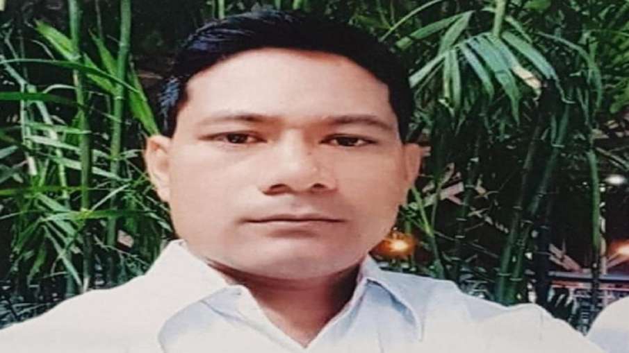 Five year old daughter of the martyr soldier Bipul Roy still seeking dad Five year old daughter of the martyr soldier Bipul Roy still seeking dad- India TV Hindi