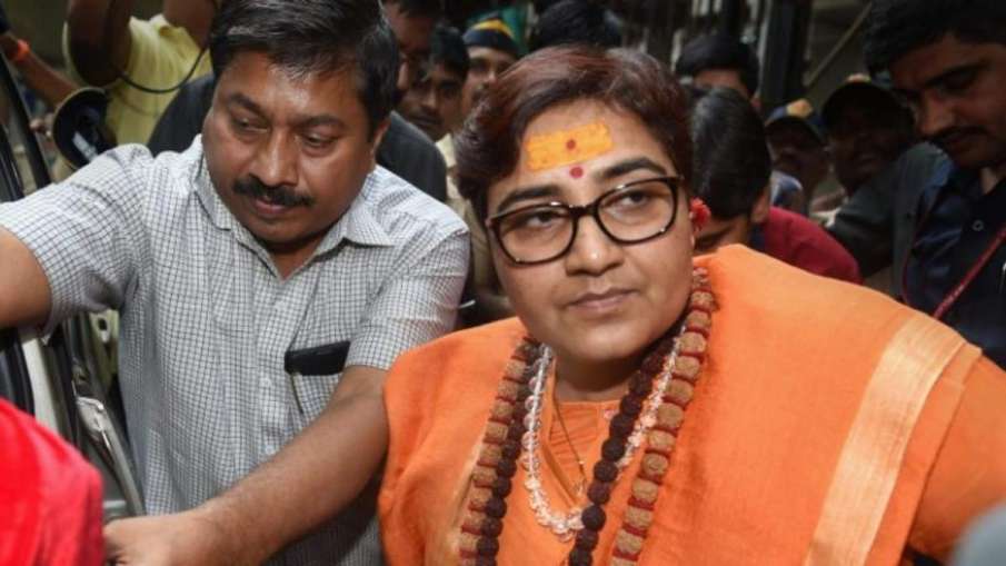 प्रज्ञा सिंह ठाकुर को फोन पर मिली धमकी, 'खूब हनुमान चालीसा करवाओ, जिंदा नहीं बचोगे' प्रज्ञा सिंह ठाकुर को फोन पर मिली धमकी, 'खूब हनुमान चालीसा करवाओ, जिंदा नहीं बचोगे'- India TV Hindi