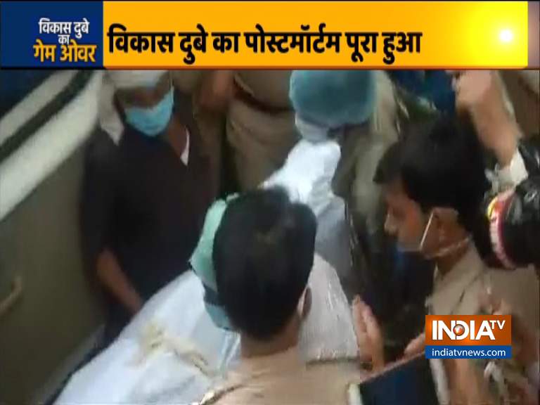 vikas dubey postmortem dead body handed over to family vikas dubey postmortem dead body handed over to family- India TV Hindi