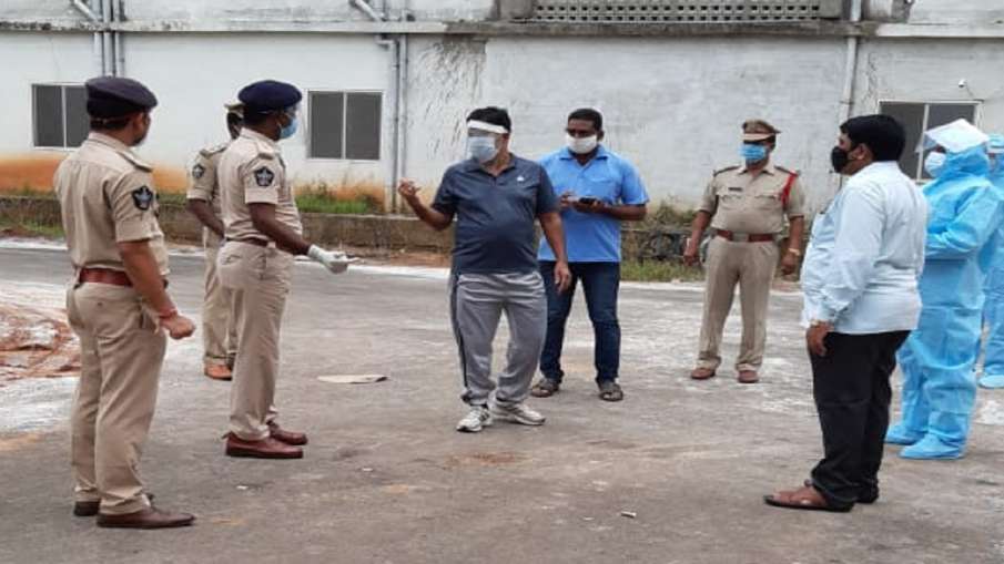 2 prisoners escape covid 19 quarantine Centre in Andhra Pradesh 2 prisoners escape covid 19 quarantine Centre in Andhra Pradesh- India TV Hindi