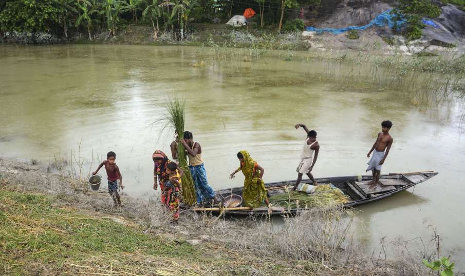Assam flood: Death toll rises to 133 as 3 persons drown; 16.55 lakh remain affected Assam flood: Death toll rises to 133 as 3 persons drown; 16.55 lakh remain affected- India TV Hindi