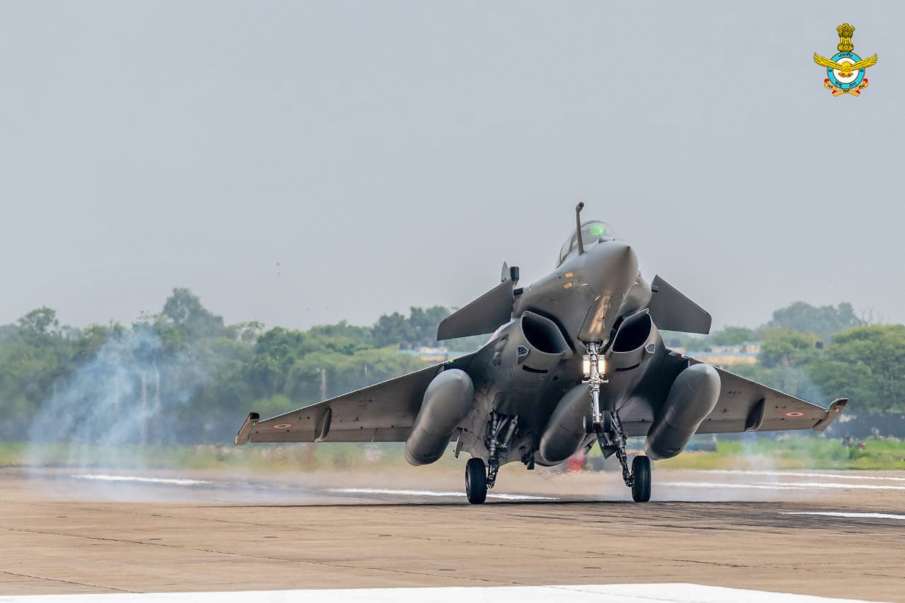 Indian Air Force Readying Rafales For Ladakh Deployment, Carries Out Night Sorties In Himachal Mount Indian Air Force Readying Rafales For Ladakh Deployment, Carries Out Night Sorties In Himachal Mount- India TV Hindi