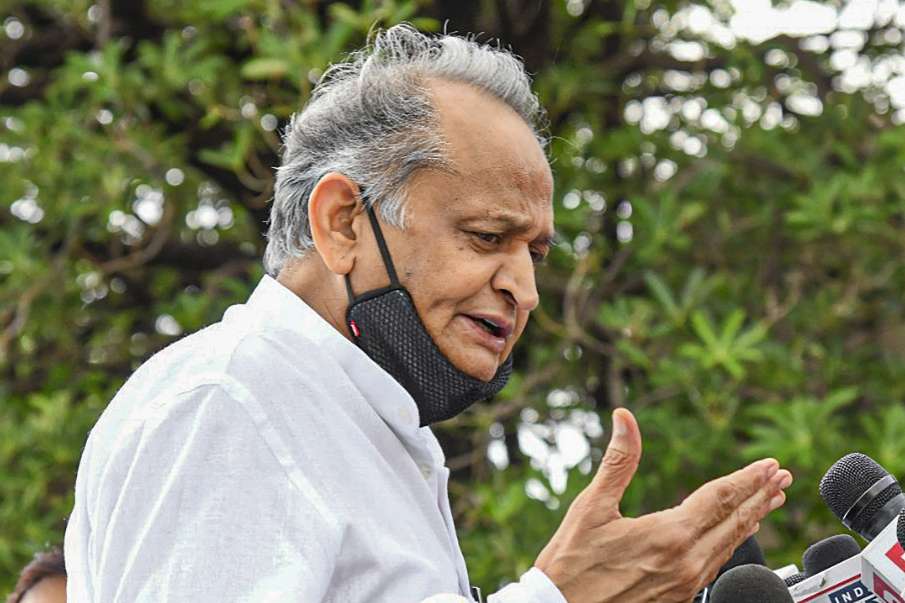 CM गहलोत ने राजस्थान में फिर लॉकडाउन की संभावनाओं को किया खारिज CM गहलोत ने राजस्थान में फिर लॉकडाउन की संभावनाओं को किया खारिज - India TV Hindi