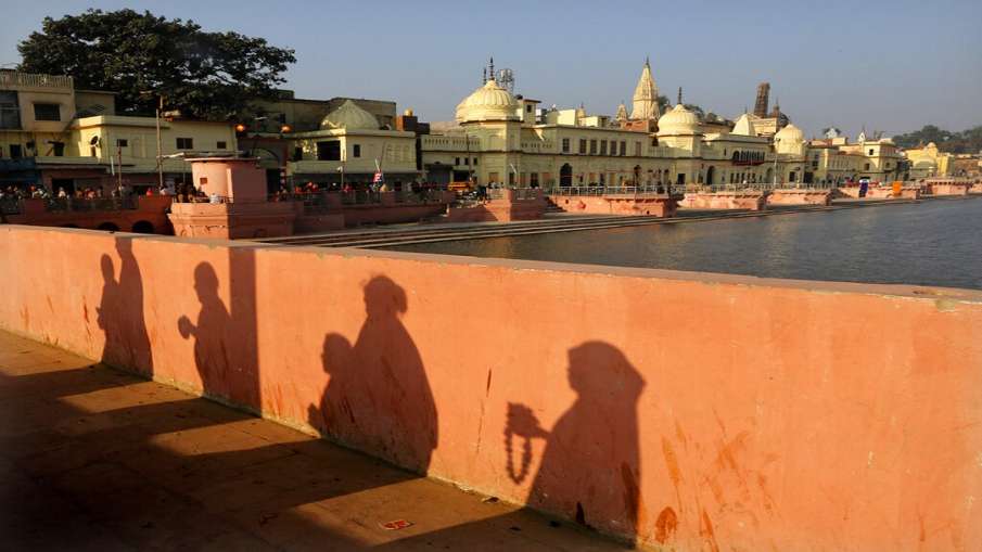 राम मंदिर की सुरक्षा में लगे 16 पुलिसकर्मियों को हुआ कोरोना, सहायक पुजारी की रिपोर्ट भी पॉजिटिव राम मंदिर की सुरक्षा में लगे 16 पुलिसकर्मियों को हुआ कोरोना, सहायक पुजारी की रिपोर्ट भी पॉजिटिव- India TV Hindi