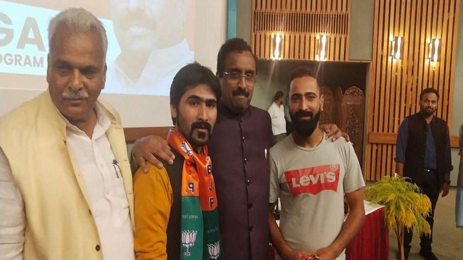 BJP Leader Wasim Bari killed by Terrorists in Bandipora BJP Leader Wasim Bari killed by Terrorists in Bandipora- India TV Hindi