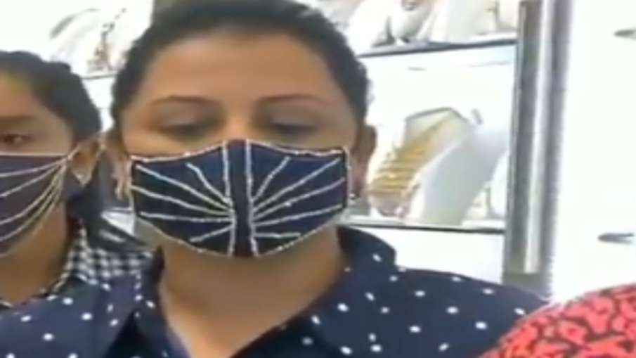 jewellery shop in Surat is selling diamond-studded masks ranging between 1.5 lakhs to 4 lakhs- India TV Paisa