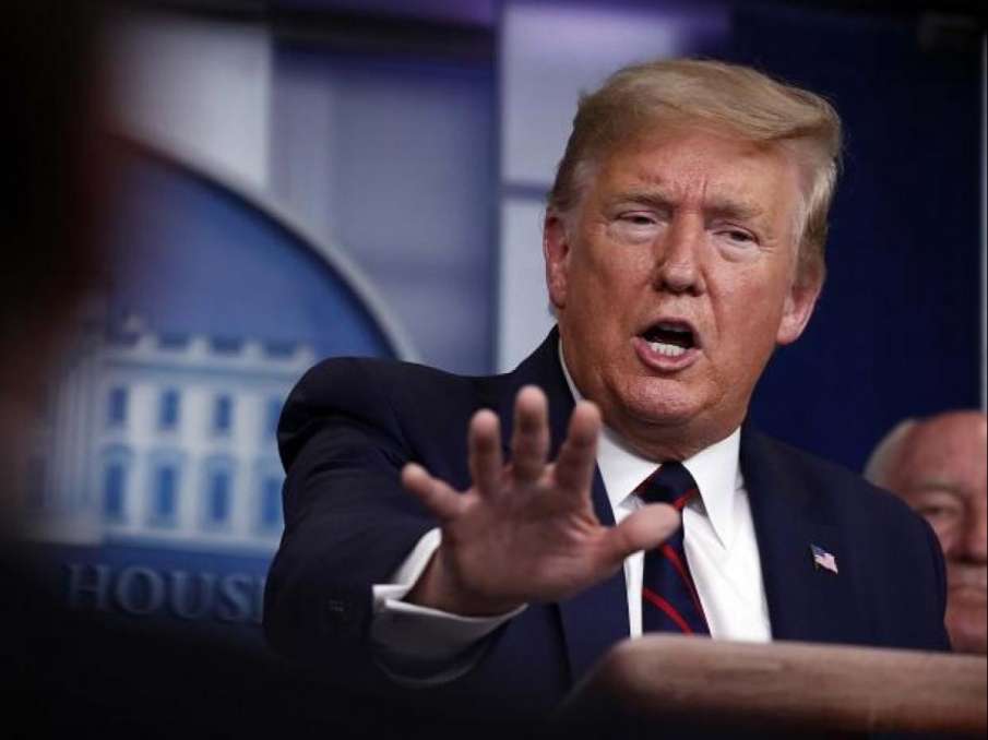 Donald Trump signs into law suspending US privileges to Hong Kong, blasts China Donald Trump signs into law suspending US privileges to Hong Kong, blasts China- India TV Hindi