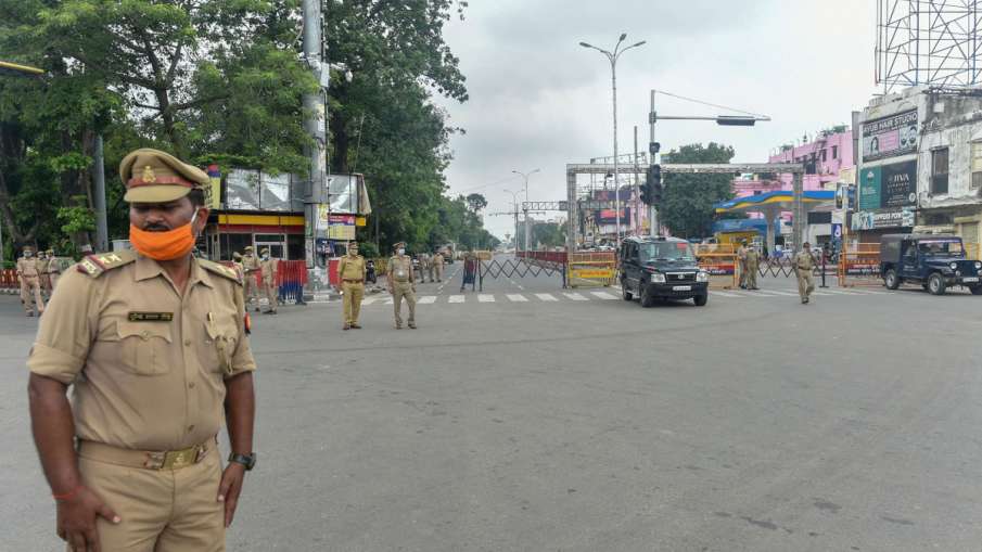 Lockdown जैसी पाबंदियों का... Lockdown जैसी पाबंदियों का...- India TV Hindi