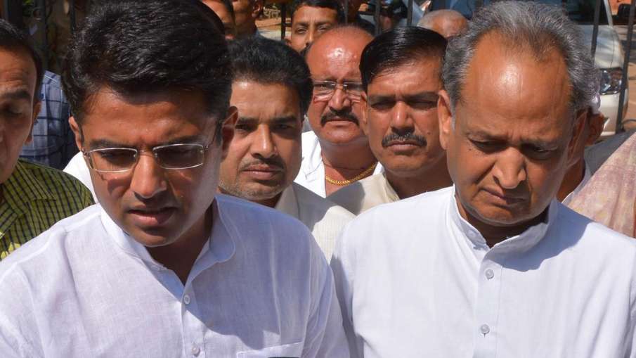 Ashok Gehlot with Sachin Pilot Ashok Gehlot with Sachin Pilot- India TV Hindi