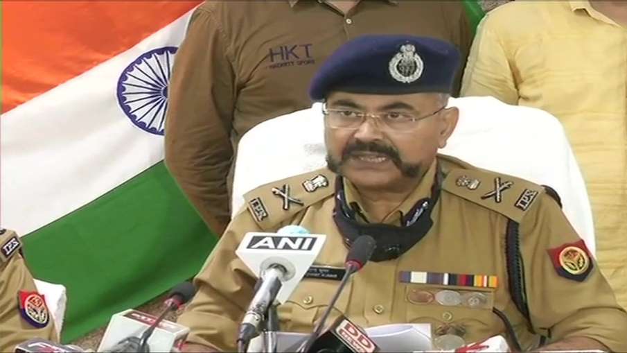 UP Police recovered AK-47 and INSAS rifle from Vikas Dubey's house, says Prashant Kumar, UP ADG Law UP Police recovered AK-47 and INSAS rifle from Vikas Dubey's house, says Prashant Kumar, UP ADG Law - India TV Hindi