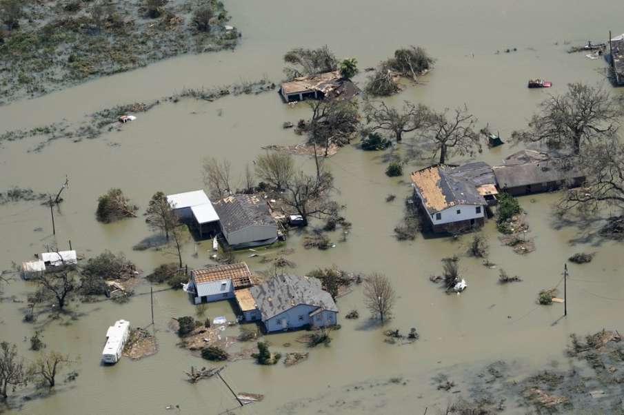 18 districts of 830 villages affected by flood in Uttar Pradesh 18 districts of 830 villages affected by flood in Uttar Pradesh- India TV Hindi