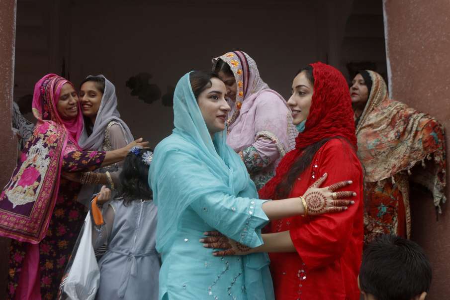 Eid al-Adha celebrated in Delhi amid COVID-19 outbreak Eid al-Adha celebrated in Delhi amid COVID-19 outbreak- India TV Hindi