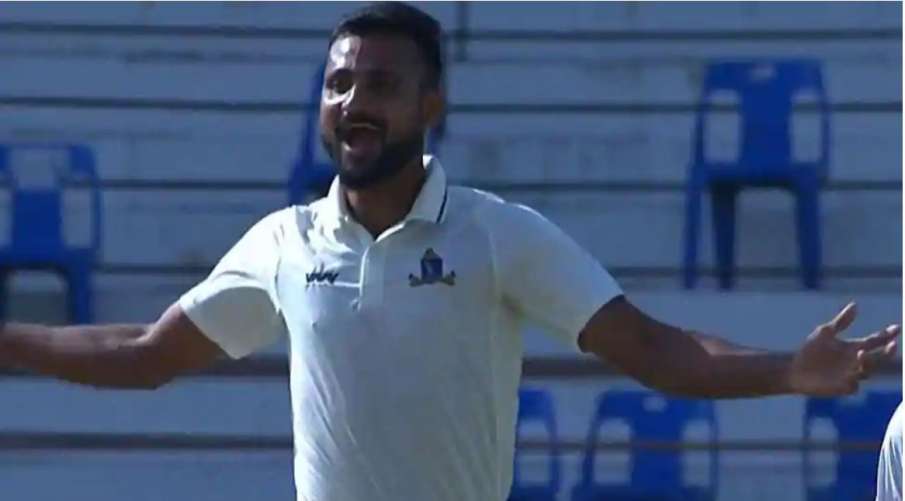 Bengal pacer Akash Deep celebrates a wicket Bengal pacer Akash Deep celebrates a wicket- India TV Hindi
