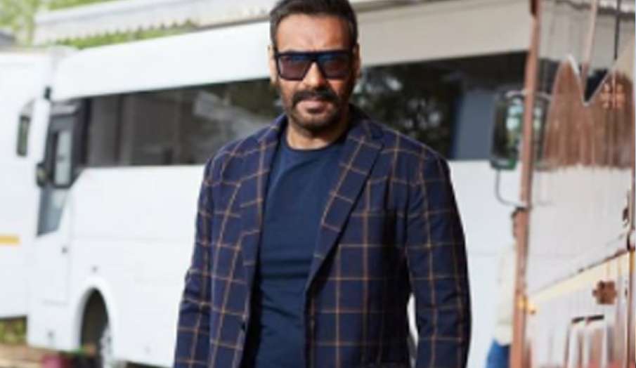 पहली बार अजय देवगन ने यशराज बैनर की फिल्म की साइन, शिव रवैल करेंगे निर्देशन पहली बार अजय देवगन ने यशराज बैनर की फिल्म की साइन, शिव रवैल करेंगे निर्देशन- India TV Hindi