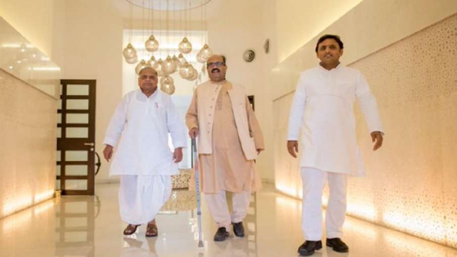Akhilesh yadav Tributes Amar Singh Akhilesh yadav Tributes Amar Singh- India TV Hindi