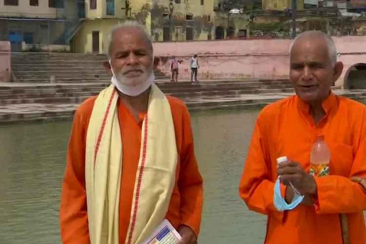 2 brothers, who have collected water from more than 150... 2 brothers, who have collected water from more than 150...- India TV Hindi