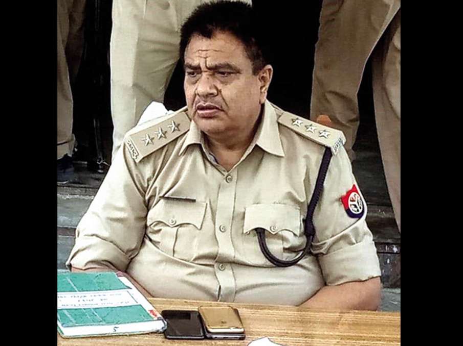 Bikru ambush: Audio clip hints SO Vinay Tiwari forced martyr CO Devendra Mishra to lead police raid Bikru ambush: Audio clip hints SO Vinay Tiwari forced martyr CO Devendra Mishra to lead police raid - India TV Hindi