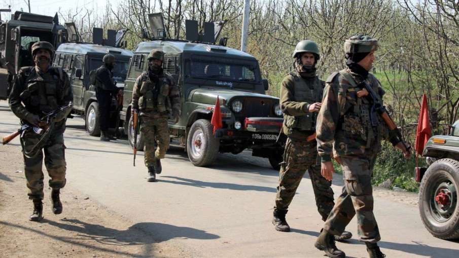 Srinagar: Two Cops Killed in Terrorist Attack at Nowgam Bypass, Area Cordoned Off Srinagar: Two Cops Killed in Terrorist Attack at Nowgam Bypass, Area Cordoned Off- India TV Hindi