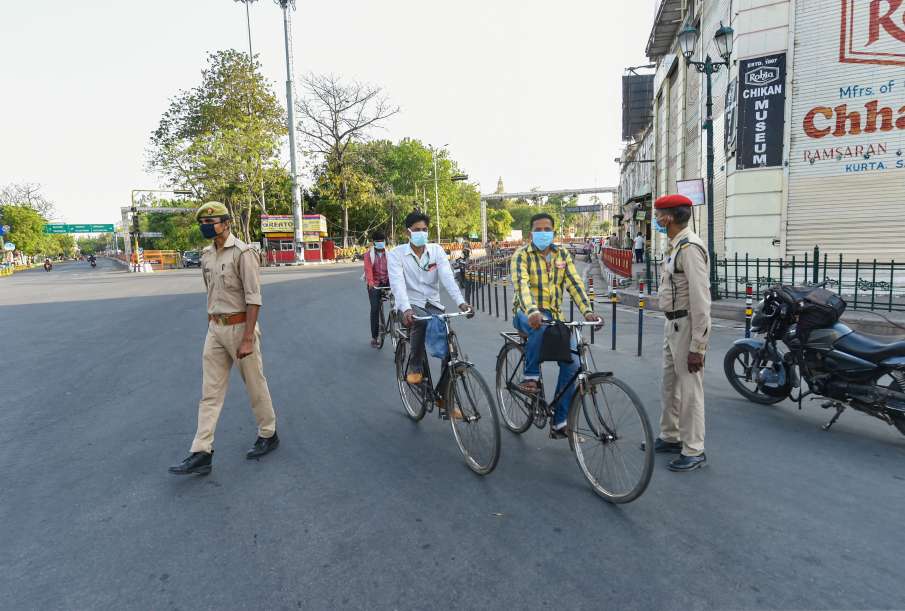 Search on for COVID patients who gave false information in Lucknow Search on for COVID patients who gave false information in Lucknow- India TV Hindi