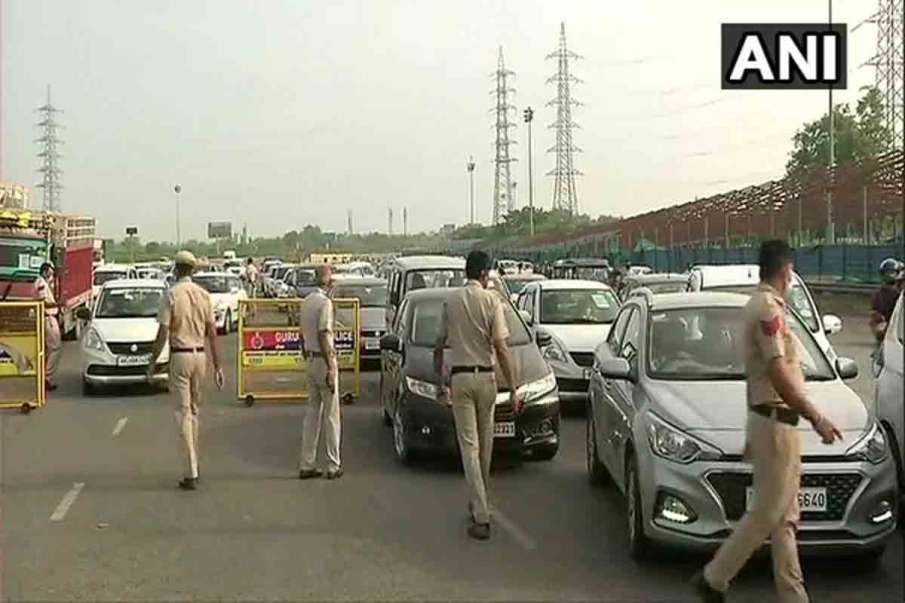 Security checks intensified in Noida after suspected ISIS operative held in Delhi Security checks intensified in Noida after suspected ISIS operative held in Delhi- India TV Hindi