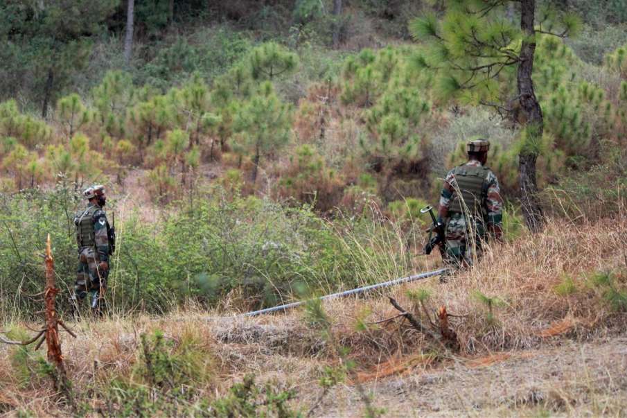 6 पाकिस्तानी लड़कों को BSF ने हिरासत में लिया, पंजाब में भारत-पाक बॉर्डर के पास से पकड़ा 6 पाकिस्तानी लड़कों को BSF ने हिरासत में लिया, पंजाब में भारत-पाक बॉर्डर के पास से पकड़ा- India TV Hindi