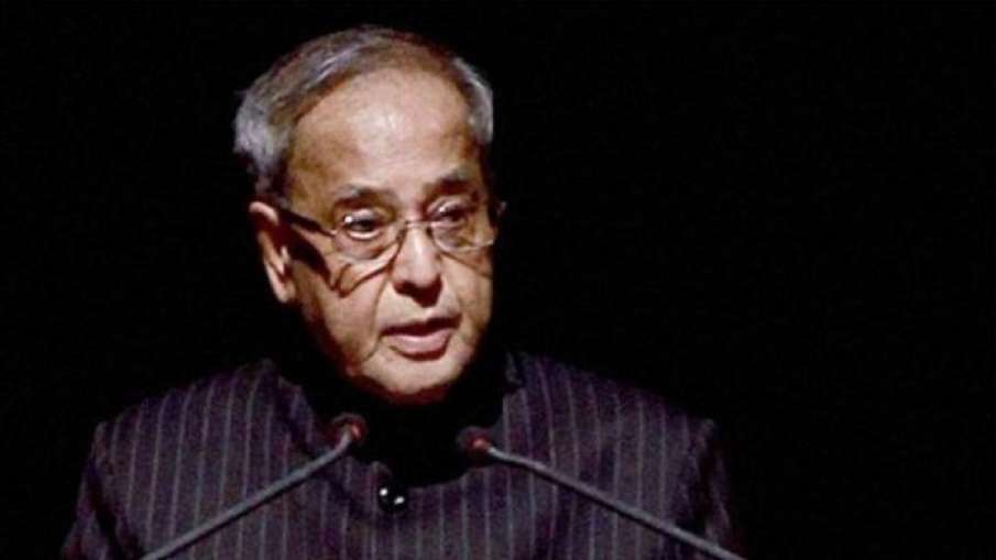 पूर्व राष्ट्रपति प्रणब मुखर्जी की हालत नाजुक, शीघ्र स्वस्थ होने के लिए गृहनगर में प्रार्थना जारी पूर्व राष्ट्रपति प्रणब मुखर्जी की हालत नाजुक, शीघ्र स्वस्थ होने के लिए गृहनगर में प्रार्थना जारी - India TV Hindi