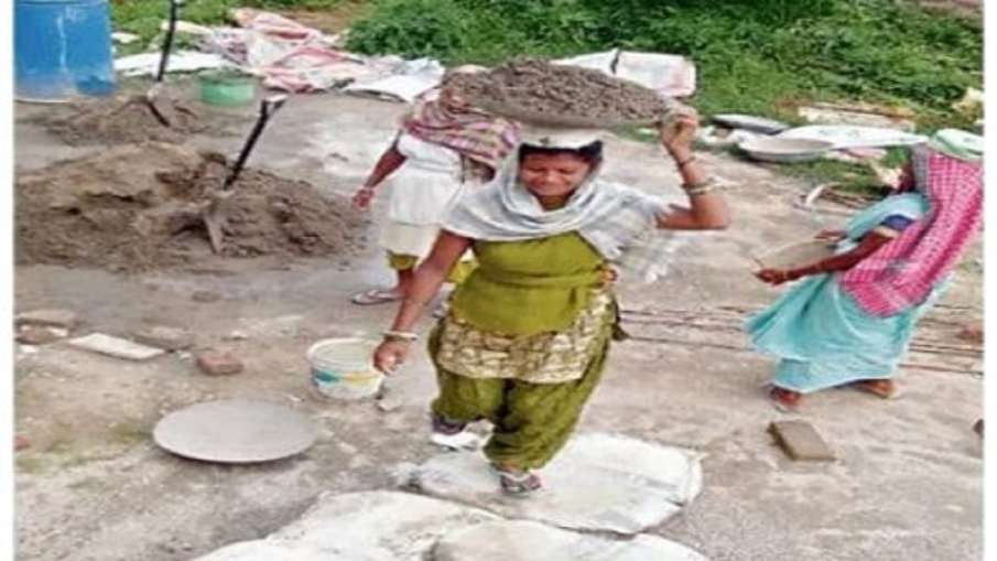 ईंट और बालू ढोने को... ईंट और बालू ढोने को...- India TV Hindi