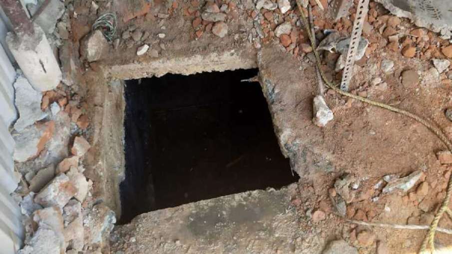 2 Workers Die After Inhaling Toxic Gas From Septic Tank Himachal Pradesh's Hamirpur District 2 Workers Die After Inhaling Toxic Gas From Septic Tank Himachal Pradesh's Hamirpur District - India TV Hindi