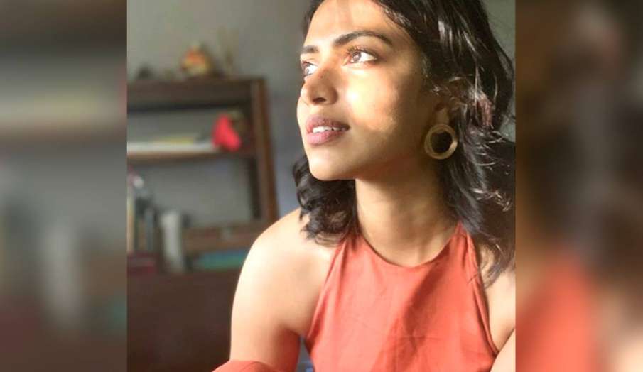 amala paul remember her father amala paul remember her father - India TV Hindi
