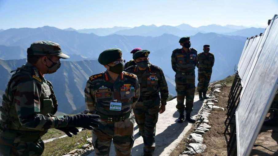 Army Chief Manoj Mukund Naravane on Kashmir Visit Army Chief Manoj Mukund Naravane on Kashmir Visit- India TV Hindi