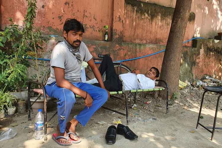 The shadow of Corona on Ravana, the artisans making... The shadow of Corona on Ravana, the artisans making...- India TV Hindi