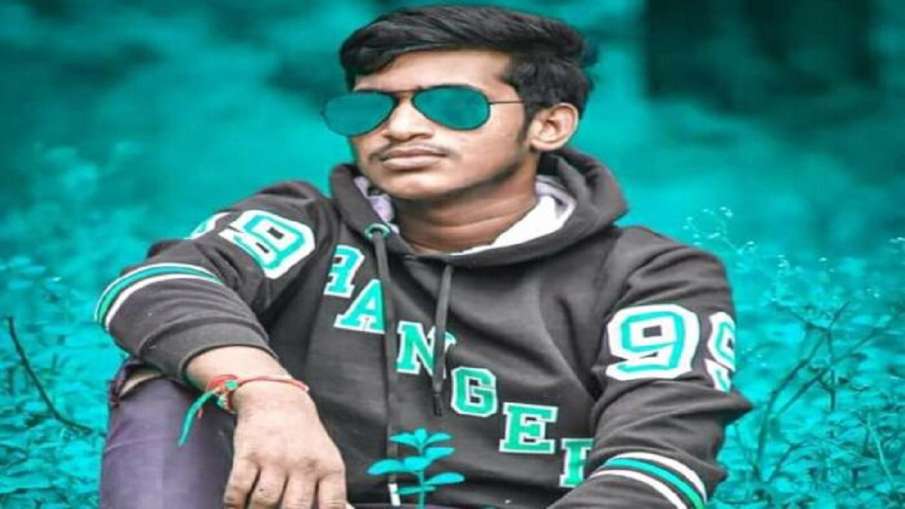 सिगरेट लाने से मना करने पर चाकू मारकर हत्या, शव को घर में ही दफना दिया सिगरेट लाने से मना करने पर चाकू मारकर हत्या, शव को घर में ही दफना दिया- India TV Hindi