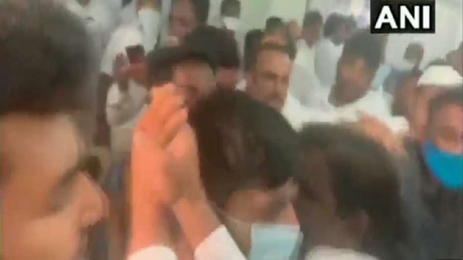 congess meeting, scuffle, Hyderabad congess meeting, scuffle, Hyderabad- India TV Hindi