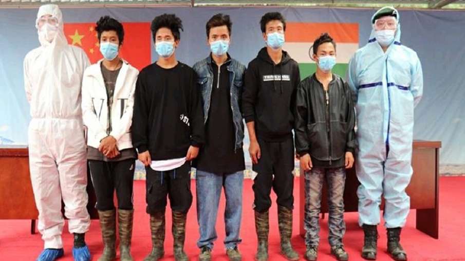 five arunachal youth handed by pla are fit and fine । पूरी तरह फीट हैं चीन द्वारा सेना को सौंपे गए अ five arunachal youth handed by pla are fit and fine । पूरी तरह फीट हैं चीन द्वारा सेना को सौंपे गए अ- India TV Hindi