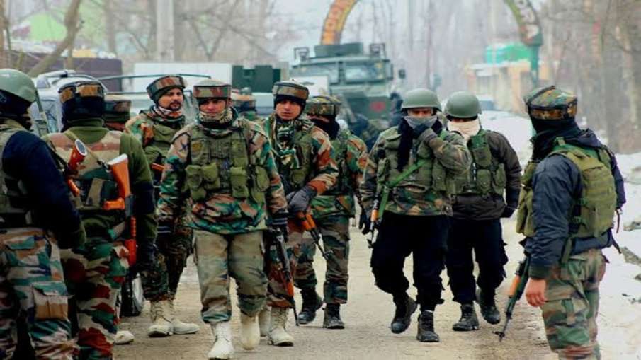 Encounter at Batamaloo area of Srinagar Encounter at Batamaloo area of Srinagar- India TV Hindi