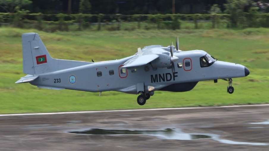 India gives Dornier aircraft to Maldives । और करीब आए भारत और मालदीव, भारत ने उपलब्ध कराया डोर्नियर India gives Dornier aircraft to Maldives । और करीब आए भारत और मालदीव, भारत ने उपलब्ध कराया डोर्नियर - India TV Hindi