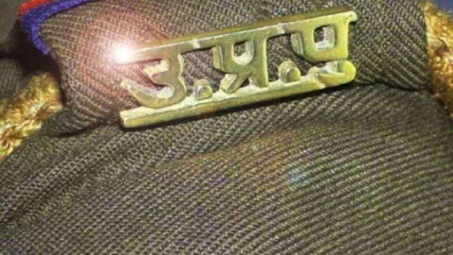 Sub Inspector Beating RSS, Sub Inspector Beat RSS Pracharak, Police Beat RSS Pracharak Sub Inspector Beating RSS, Sub Inspector Beat RSS Pracharak, Police Beat RSS Pracharak- India TV Hindi